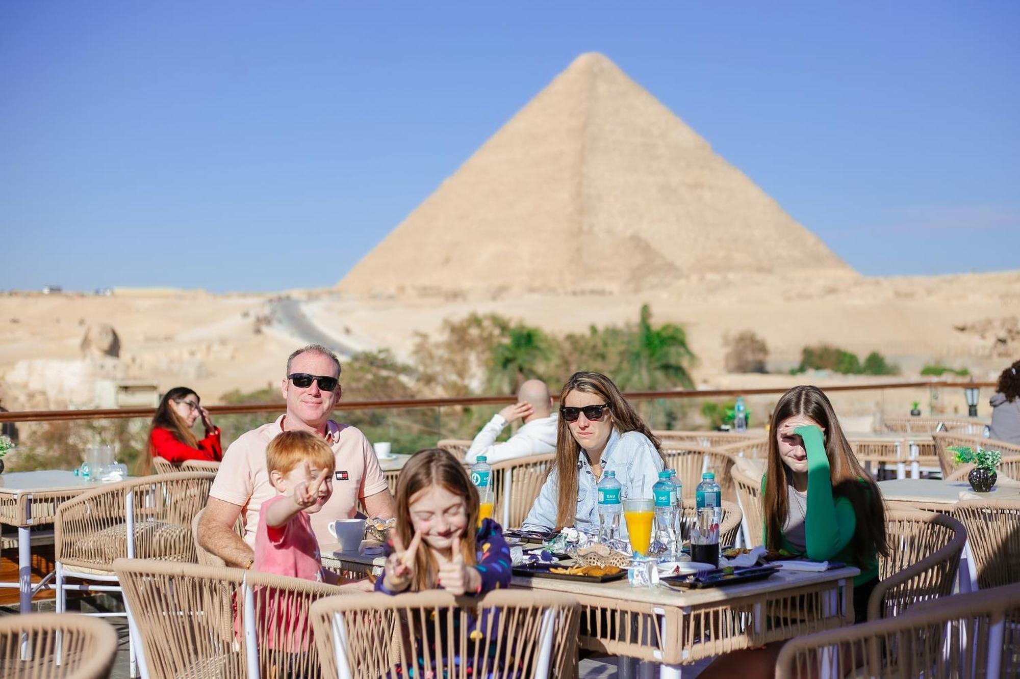 Tree Lounge Pyramids View Inn , Sphinx Giza Kafret el-Gabal Extérieur photo