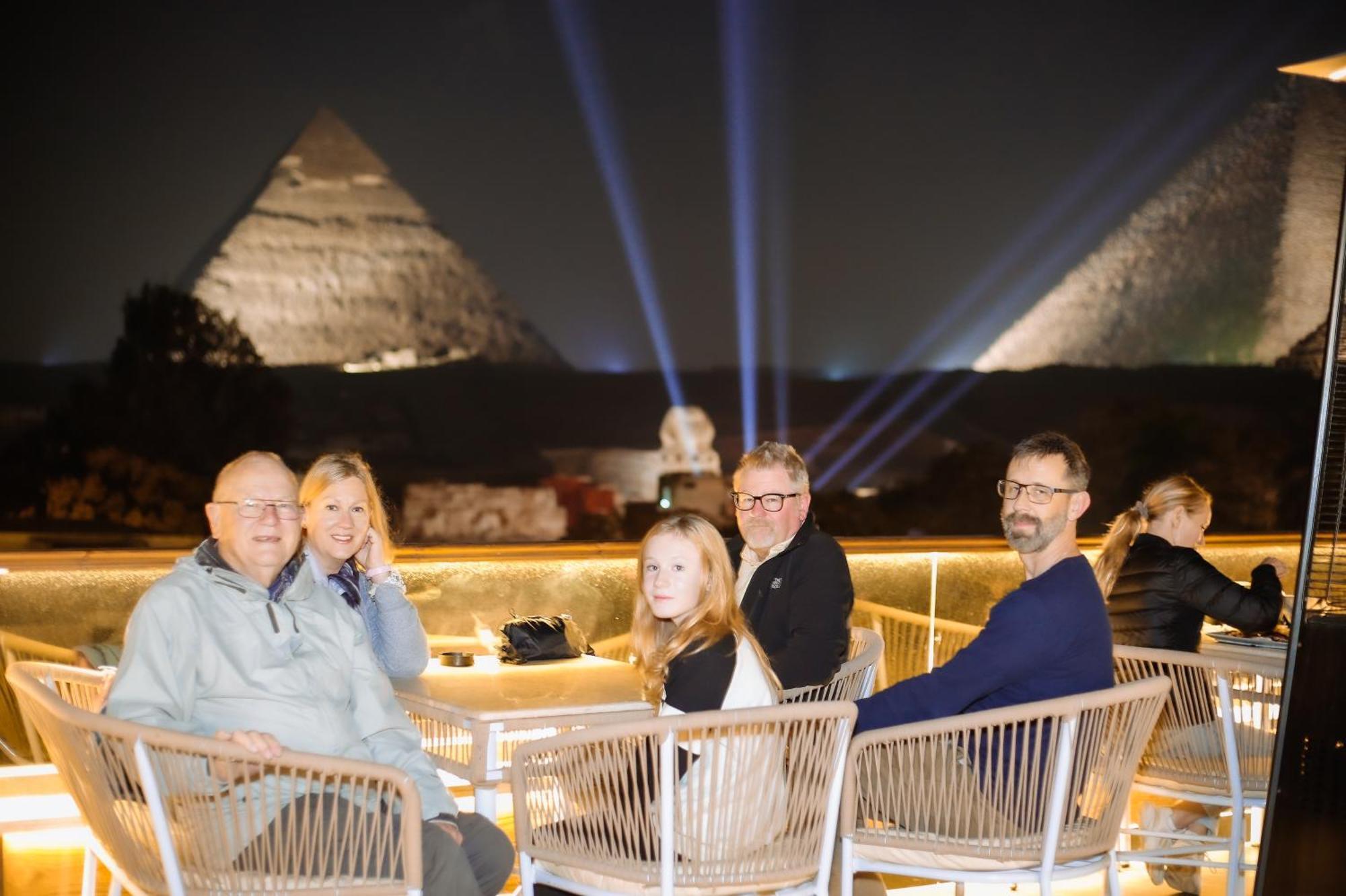 Tree Lounge Pyramids View Inn , Sphinx Giza Kafret el-Gabal Extérieur photo